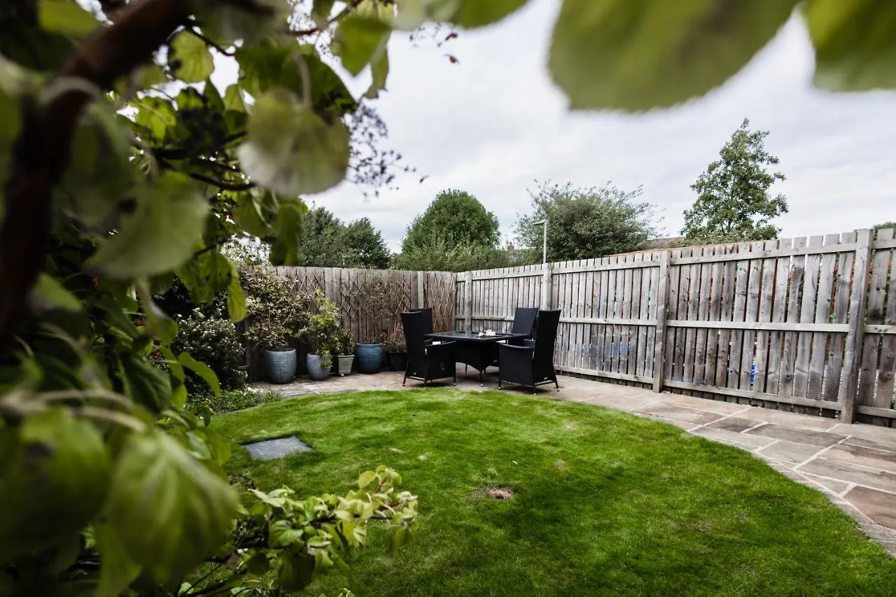 Villa College Court Bedale